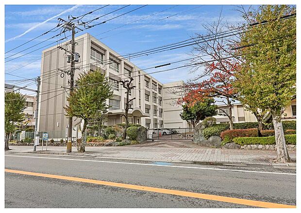 久留米市立城南中学校(約2,350m)