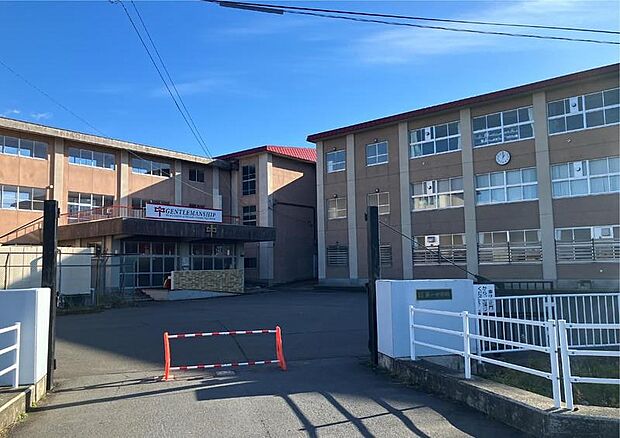 第一中学校（約400m）