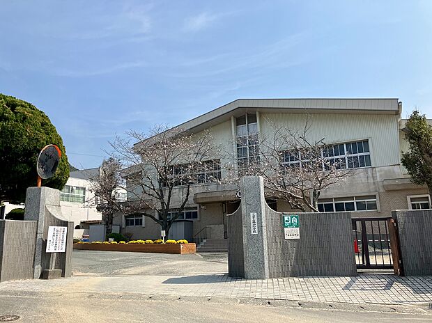 勝山小学校