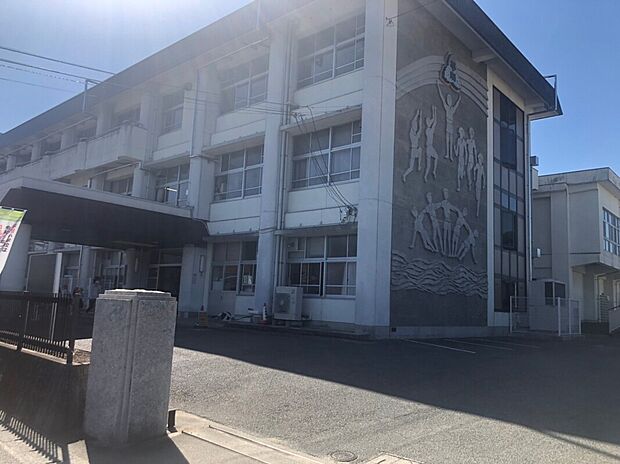 平川小学校