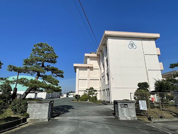 東部小学校（約2,000m）