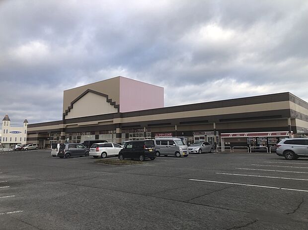 マックスバリュ空港通り店(約250m)