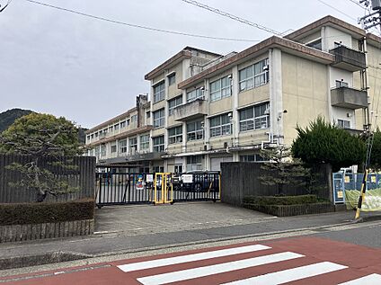 岩野田北小学校 900ｍ(徒歩12分)