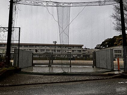 横浜小学校 950ｍ