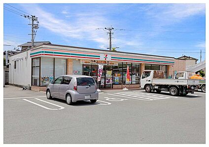 セブンイレブン 久留米二軒茶屋店 380m(徒歩5分)