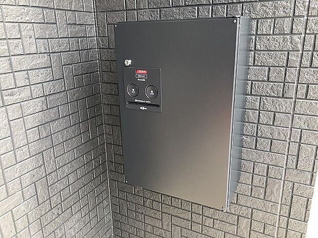 【宅配ボックス】宅配ボックスを設置することで、再配達や受取の待ち時間の手間を省くことで自由な時間を創り、ストレスフリーなライフスタイルをご提案します(画像はイメージ)。