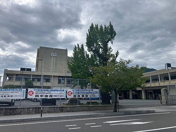 富田中学校