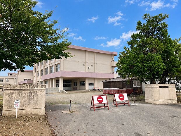 古川第三小学校(約1,000m・徒歩14分)