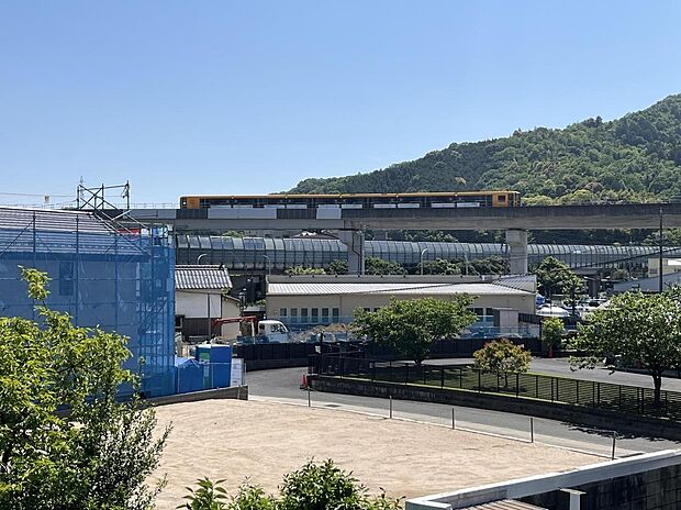 アストラムライン・JR可部線「大町」駅まで徒歩9分。アストラムライン利用で「本通」駅まで直通19~20分と、広島中心部へのアクセスもスムーズです。