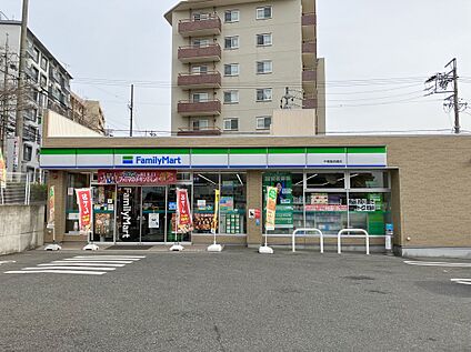 ファミリーマート千種猫洞通店 約130ｍ～180ｍ(徒歩2分～3分)