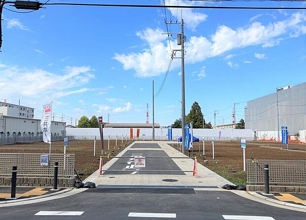 【分譲地全体で１６区画】１６区画の大型分譲地。大手ハウスメーカーのみで構成された綺麗に整備された分譲地です。