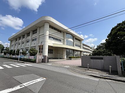 宇都宮市立泉が丘中学校 550m(徒歩７分)