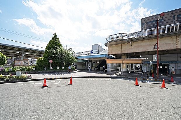 JR川西池田駅(約1,800m)