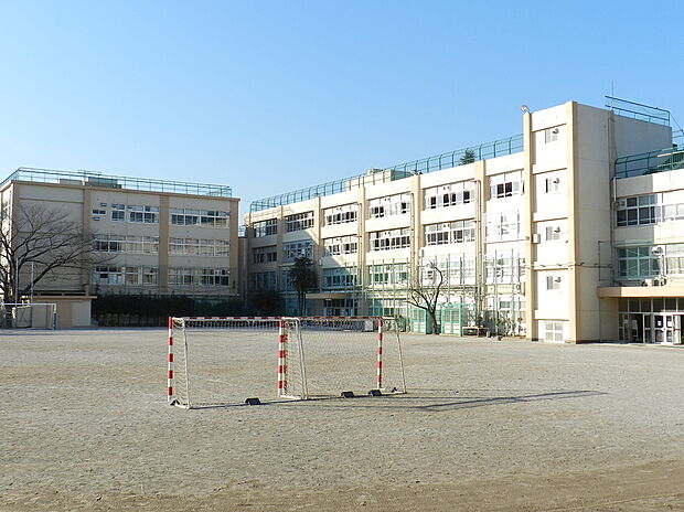 杉並区立中瀬中学校（約400m）