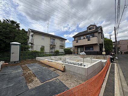 【前面道路を含む現地写真】