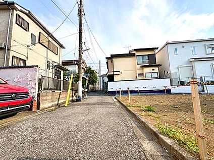【前面道路含む現地写真】
