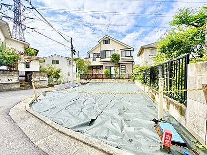 【前面道路を含む現地写真】