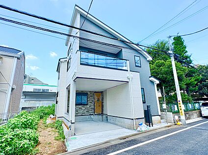 【前面道路を含む現地写真】
