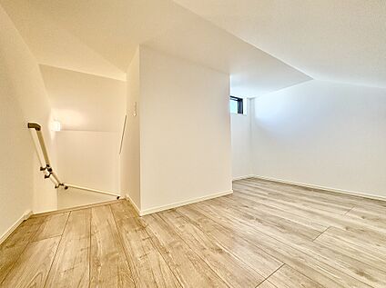 【小屋裏収納/4号棟】