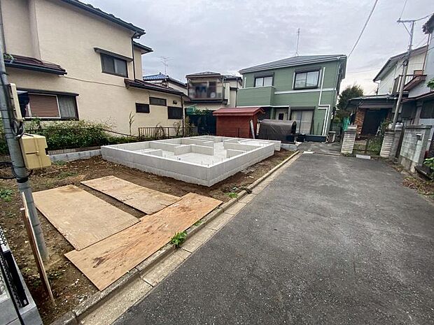 【現地写真/2025年11月撮影】着々建築中!未完成の為お近くの同仕様完成物件ご案内いたします!
