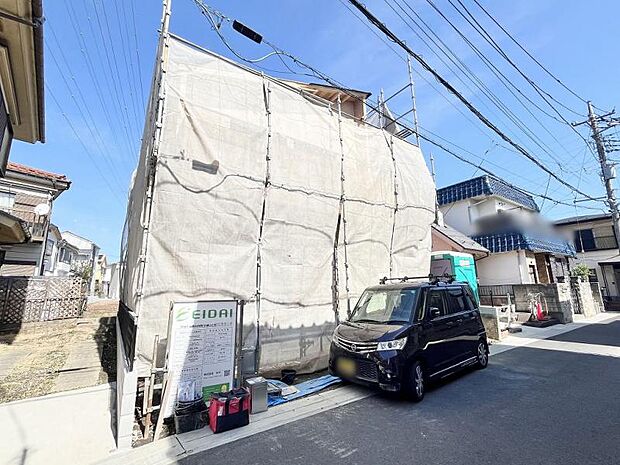 小学校徒歩3分 、保育園徒歩4分 、スーパーも近く 、子育て世帯に嬉しい2路線利用可能な住環境です 。