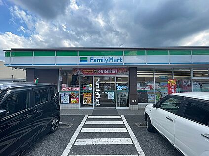 ファミリーマート越谷赤山三丁目 100m(-)
