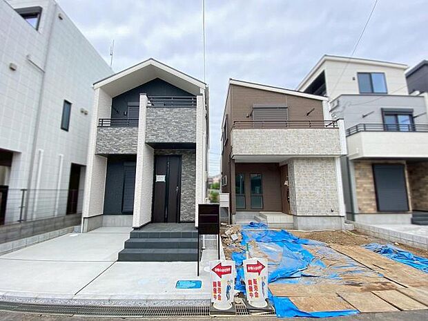 【【現地外観写真】】JR京浜東北線、高崎線、湘南新宿ライン利用可能!小中学校徒歩9分圏内!(当該号棟は右側2号棟です)