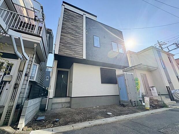 【外観】買い物施設や教育機関が徒歩10分圏内に点在!