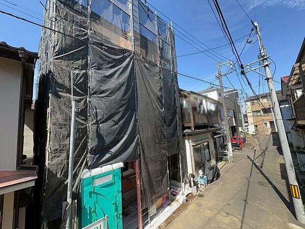 【【現地外観写真】2026年4月撮影】本物件は未完成のため、お近くにある同仕様の完成物件をご案内いたします。完成後の暮らしをイメージしながら、安心してご検討いただけます。どうぞお気軽にお問合せください。