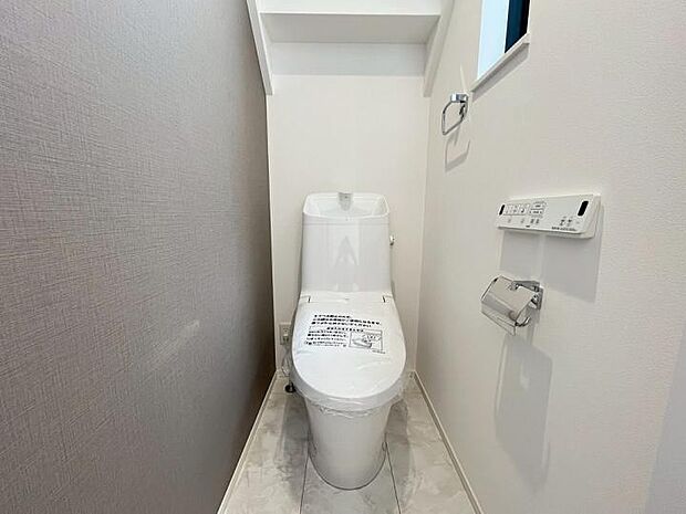 【トイレ】フチレス形状でお掃除ラクラク！汚れがつきにくい「ベーシア」を採用。節水機能も備えた家計に優しいトイレ。