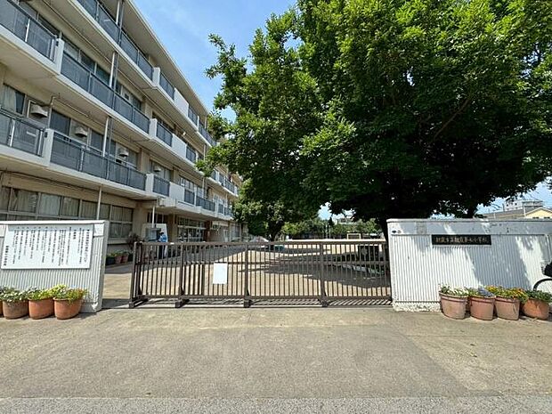 朝霞第七小学校（約400m）