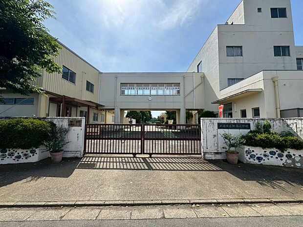 陣屋小学校（約1,000m）