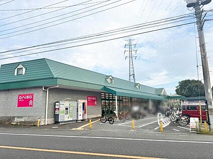 マルエツ安行慈林店 1000m(-)