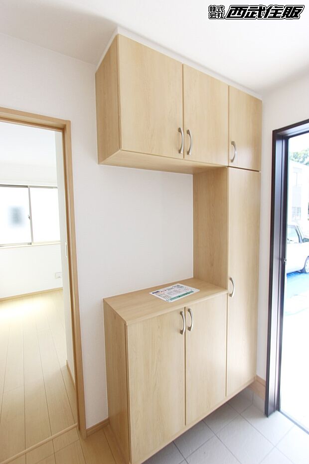 【玄関】シューズボックス付きなので玄関まわりがスッキリします。同仕様写真