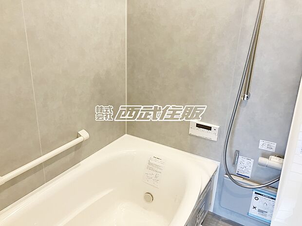 【バスルーム】 落ち着いたお色が素敵なバスルームです。同仕様写真