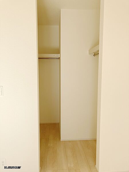 『2階・洋室』WICは贅沢でありがたい収納スペースです！
