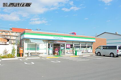 ファミリーマート 青梅河辺町六丁目店 300m(4分)