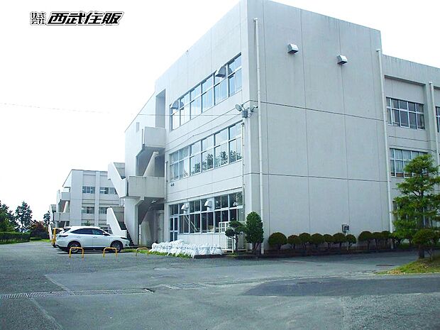 日の出町立平井中学校(約1,300m・徒歩17分)