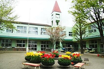 学校法人栄学園さかえ幼稚園 570m(8分)