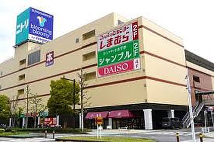 bloomingbloomyあきるのプレイス店 824m(11分)