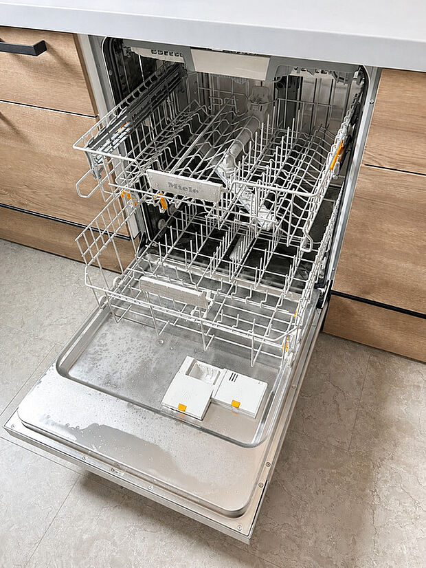 【食洗機】ビルトイン食洗機を標準装備。家事時間を短縮し、毎日の負担を軽減