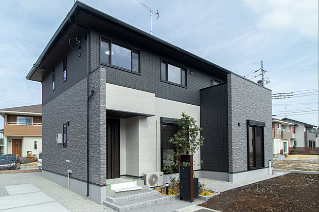 No.3　2026年2月完成
販売価格（税込）/3740万円
敷地面積/218.97m2（66.23坪）
建物面積/115.34m2（34.82坪）
ZEH住宅｜長期優良住宅