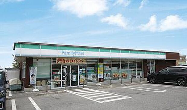 ファミリーマート済生会病院前店まで450m ~490m