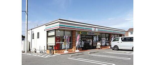 セブンイレブン（約1,100m）