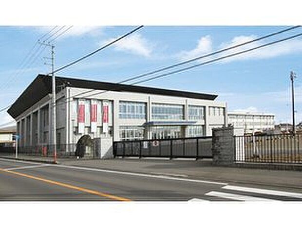 氏家中学校(約850m)