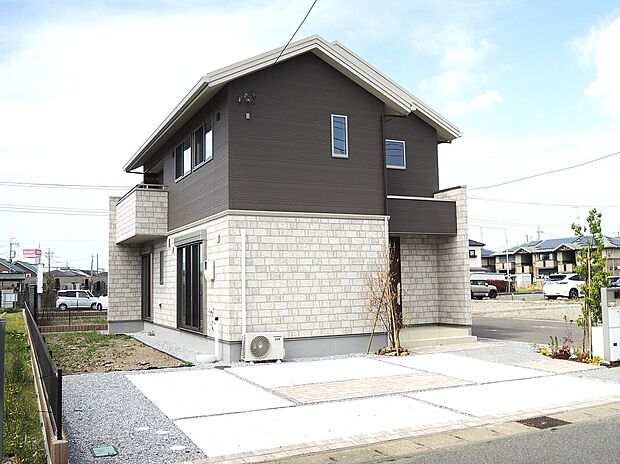 No.6：太陽光付き・長期優良住宅
販売価格（税込）/3,890.0万円
敷地面積/184.19m2（55.71坪）
建物面積/102.26m2（30.87坪）