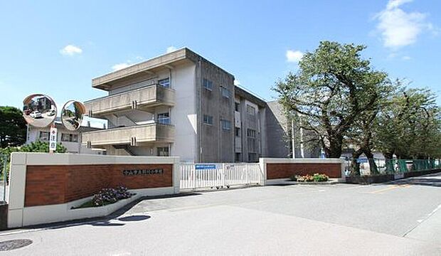 小山市立羽川小学校(約1,370m)