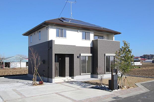 【現地外観写真】NO.4
オール電化の2階建て住宅♪