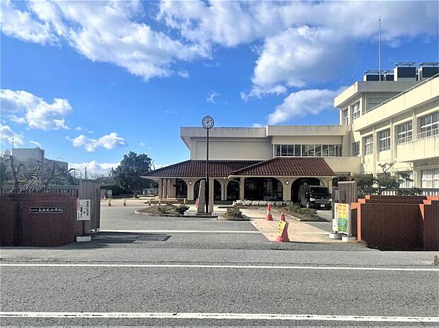 市立長浜北小学校(約780m)