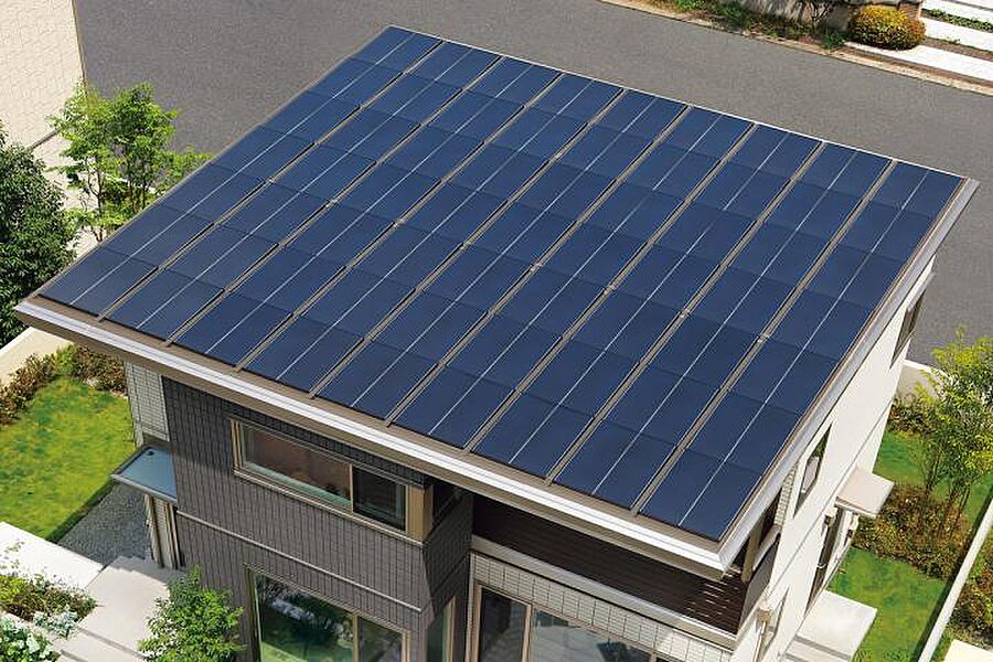 太陽光発電システム　屋根一面に設置したソーラーがたっぷり発電